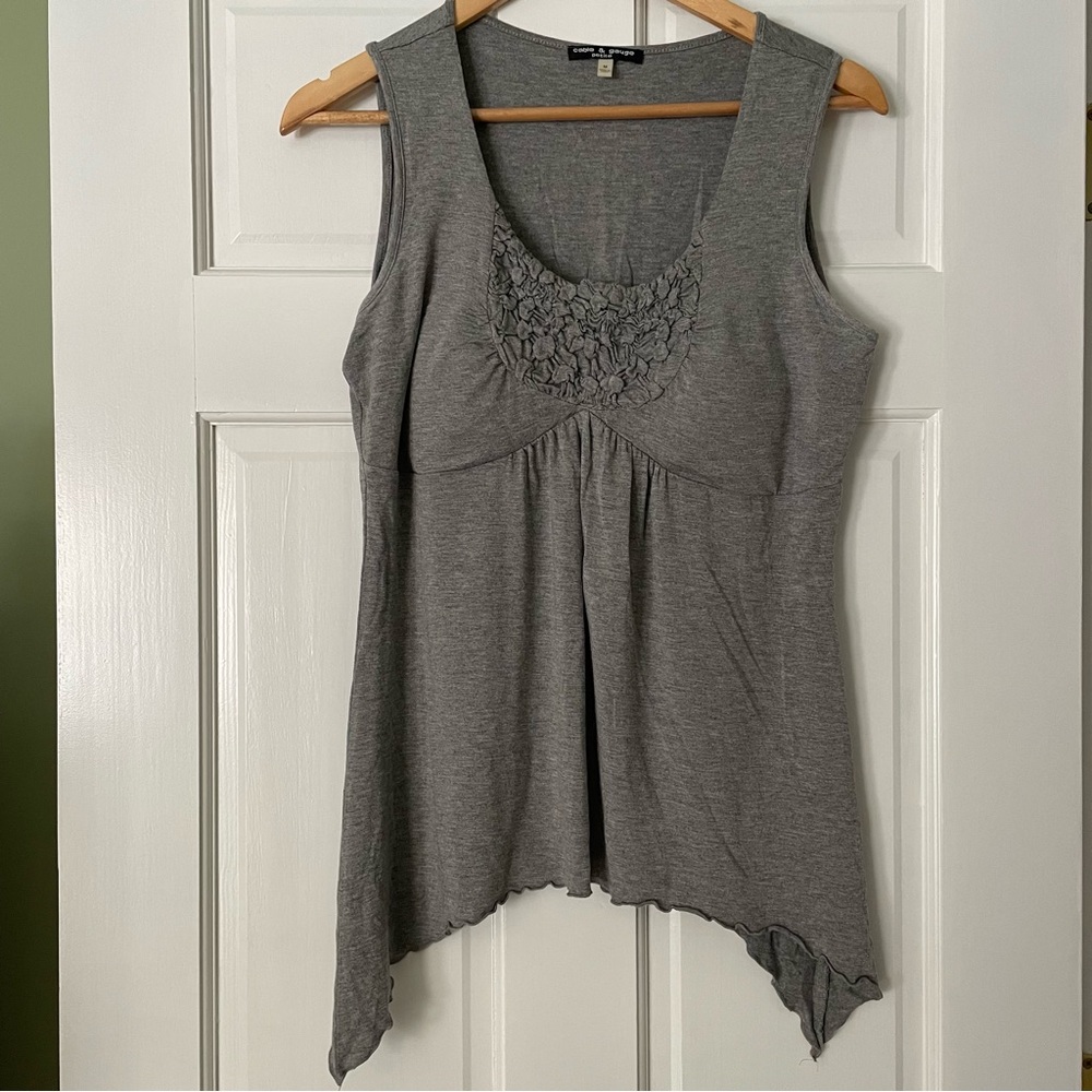 Cable and Gauge women’s sleeveless grey asymmetrical top petite M with padding